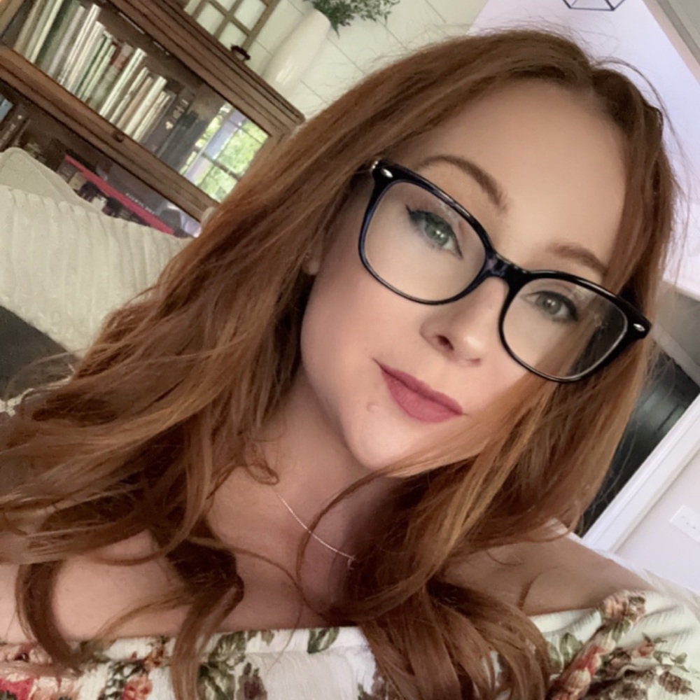 Meet your Posher, Alexandra